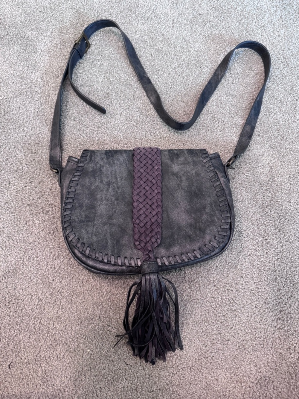 Y2K Steve Madden Grey Boho Saddle Tassel Crossbody Bag